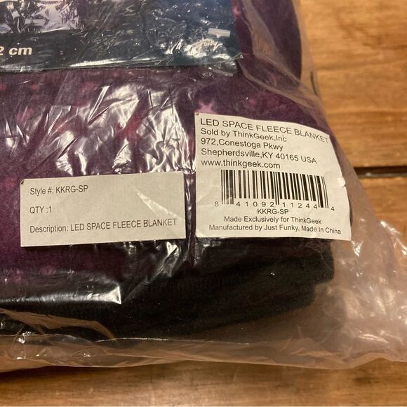 ThinkGeek Space LED Light Up Fleece Sherpa Throw Blanket New Astronaut NWT - Picture 8 of 9